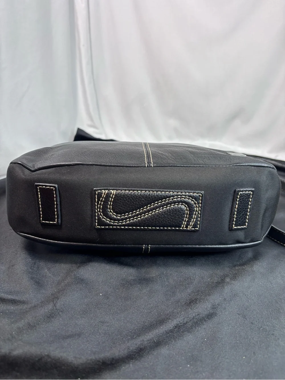 The Sak Black Leather Crossbody Shoulder Bag | Classic Everyday Style